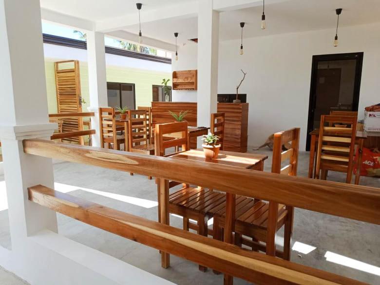 Hutch Lodging House El Nido Exterior photo