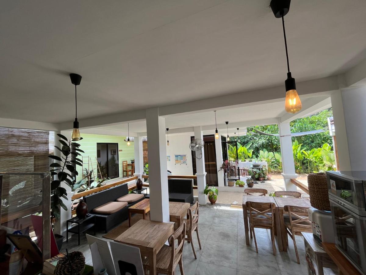 Hutch Lodging House El Nido Exterior photo