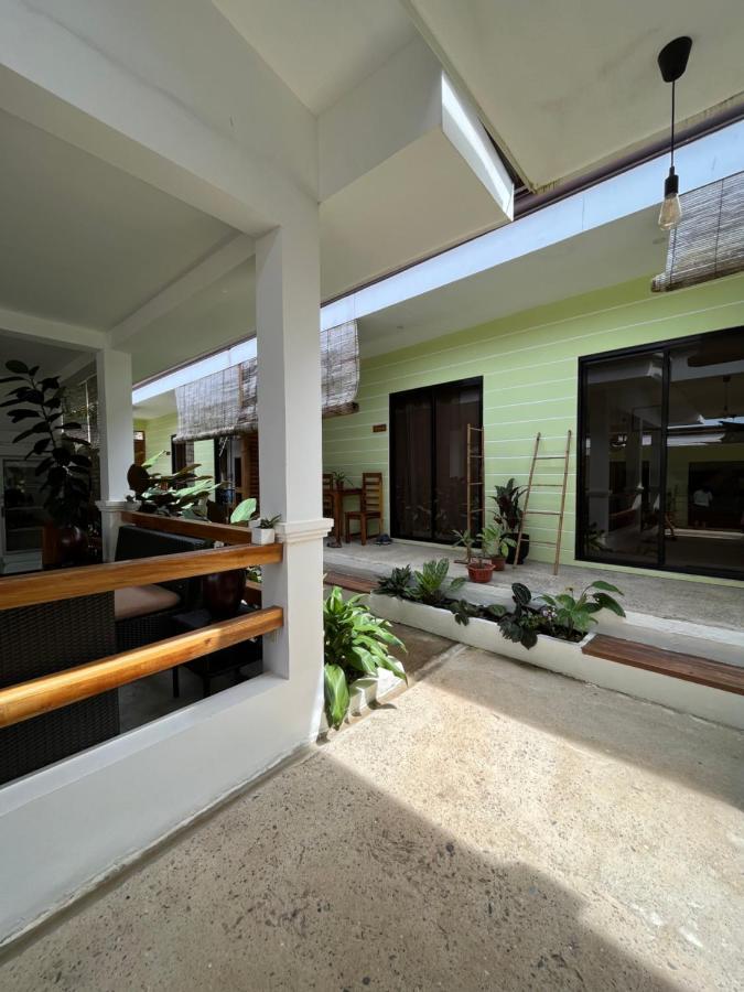 Hutch Lodging House El Nido Exterior photo